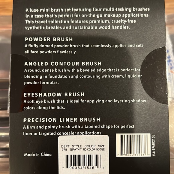 Saks fifth Ave travel makeup brush set new! - Picture 3 of 3